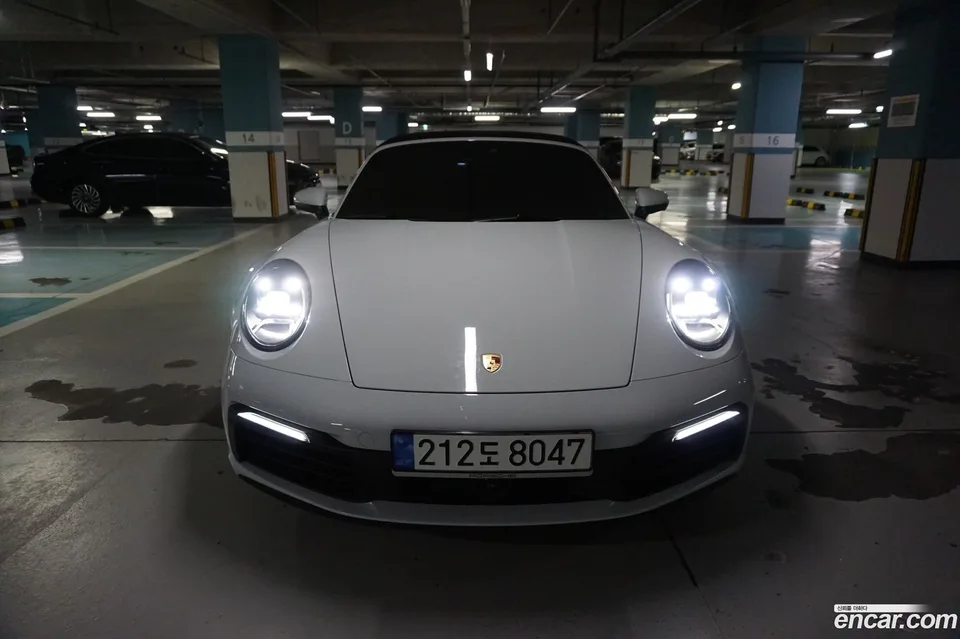 Porsche 911 (992) 4 2024 — миниатюра 2