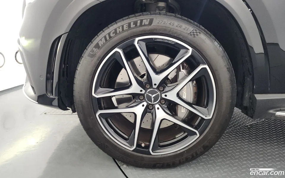 Mercedes-Benz GLE-Class AMG GLE53 4MATIC+ 2023 — миниатюра 5