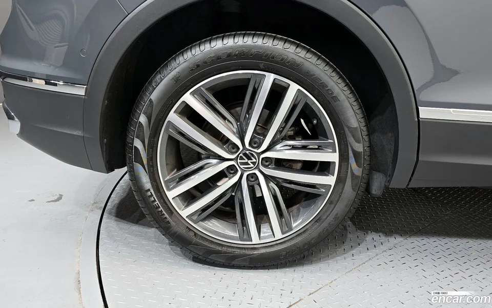 Volkswagen Tiguan 2.0 TDI 2024 — миниатюра 5