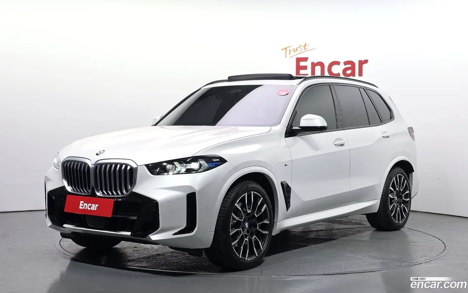 BMW X5 xDrive 30d M 2025 — фото 1, купить с доставкой в Москву