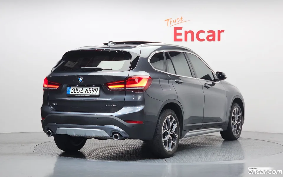 BMW X1 xDrive 20i xLine 2022 — миниатюра 2