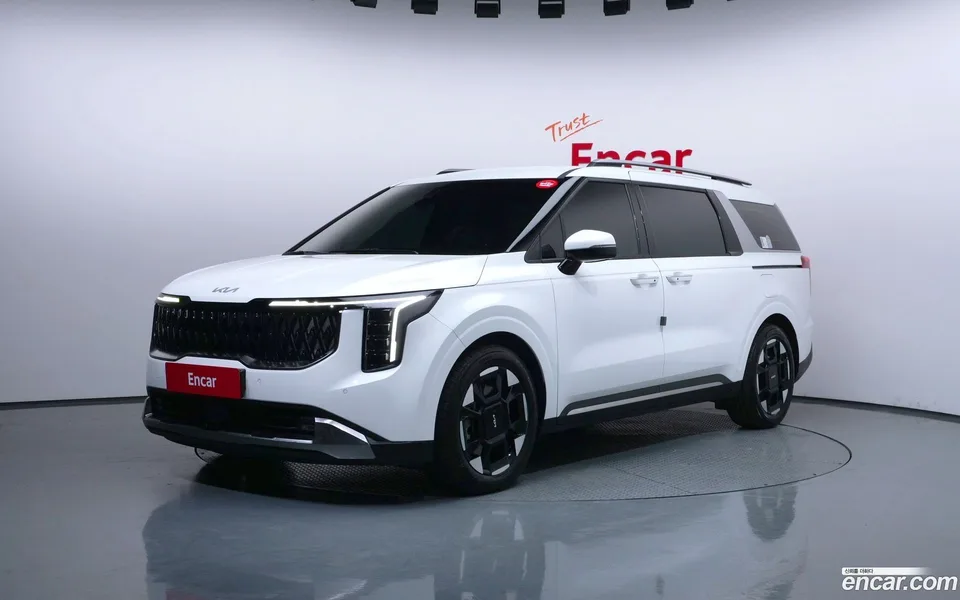 Kia Carnival 7 2024 — фото 1, купить с доставкой в Москву
