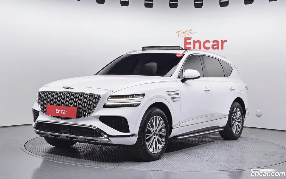 Genesis GV80 2.5T 2WD 2024 — фото 1, купить с доставкой в Москву