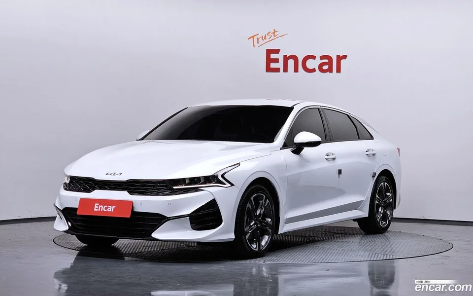 Kia K5 2.0 2023 — фото 1, купить с доставкой в Москву