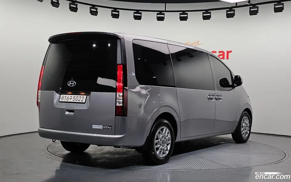 Hyundai Staria 5 2024 — миниатюра 2