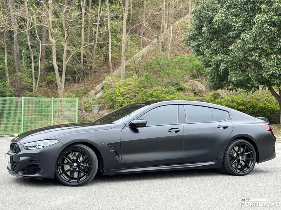 BMW 8 Series M850i xDrive 2025 — миниатюра 5
