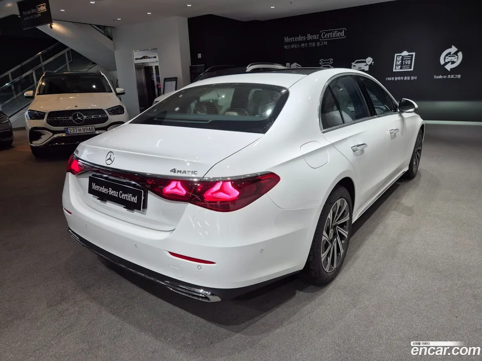 Mercedes-Benz E-Class E300 4MATIC 2025 — миниатюра 2