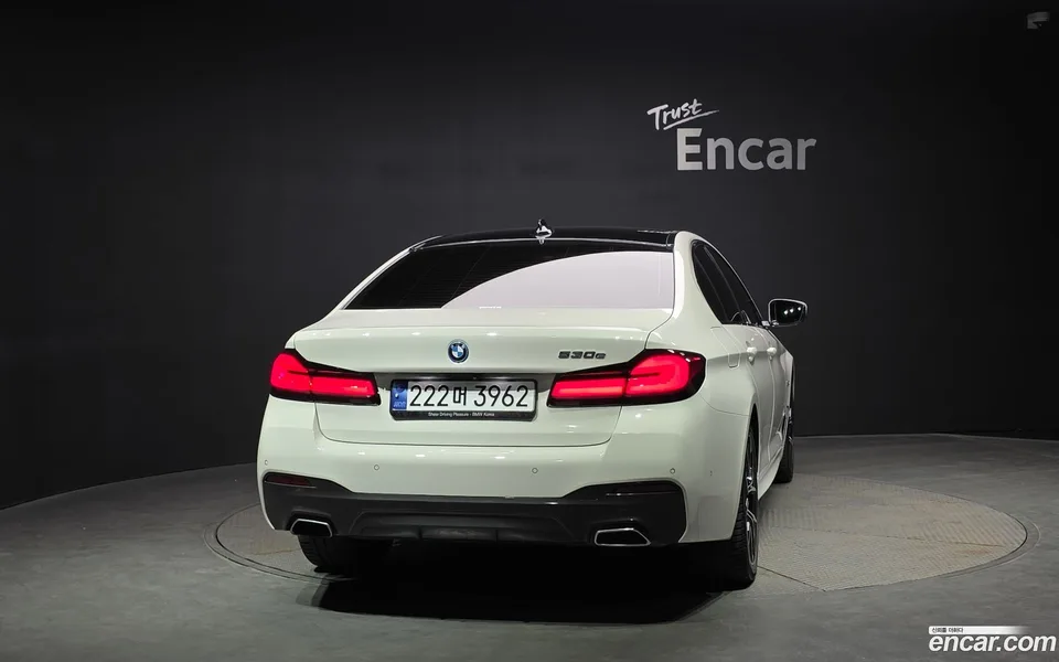 BMW 5 Series 530e M 2023 — миниатюра 4