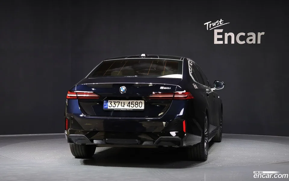 BMW 5 Series 520i M 2024 — миниатюра 4