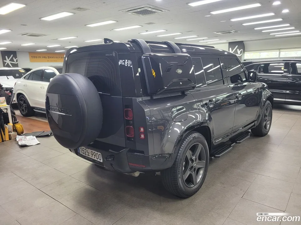 Land Rover Defender 110 P300 X- SE 2024 — миниатюра 2