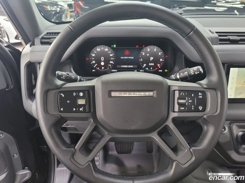 Land Rover Defender 110 P300 X- SE 2024 — миниатюра 4