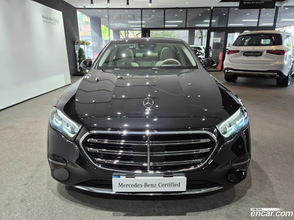 Mercedes-Benz E-Class E220d 4MATIC 2025 — миниатюра 3
