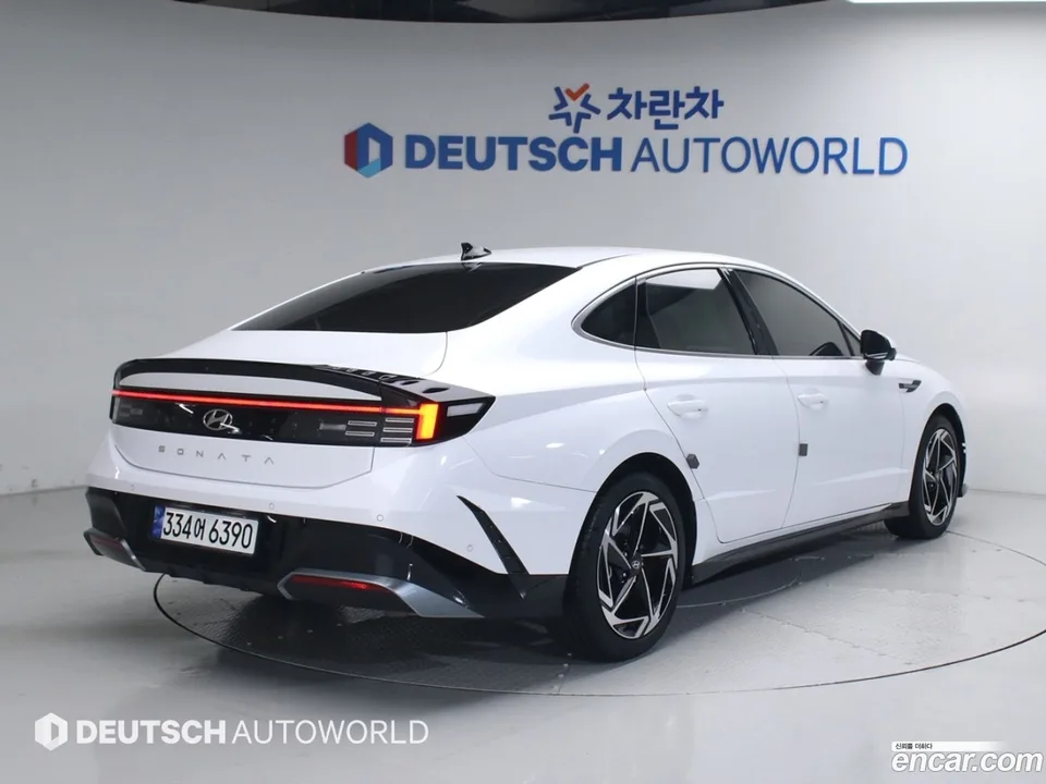 Hyundai Sonata The Edge Hybrid 2023 — миниатюра 4