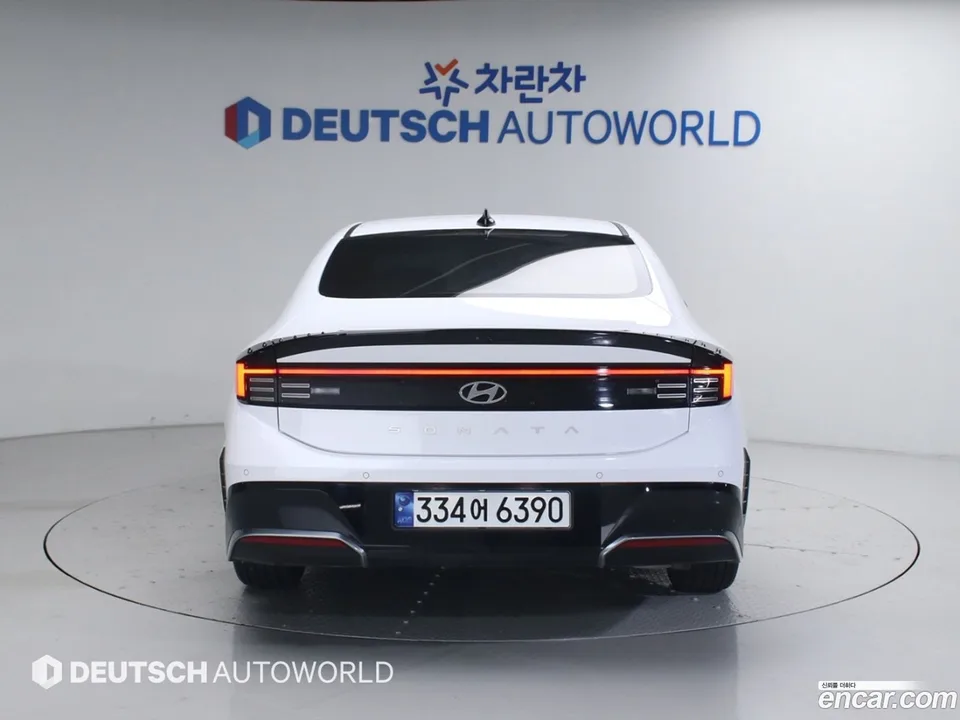 Hyundai Sonata The Edge Hybrid 2023 — миниатюра 5