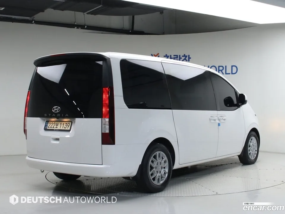Hyundai Staria 9 2022 — миниатюра 2