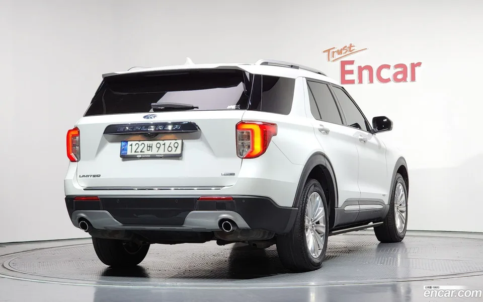 Ford Explorer 3.3 2022 — миниатюра 2