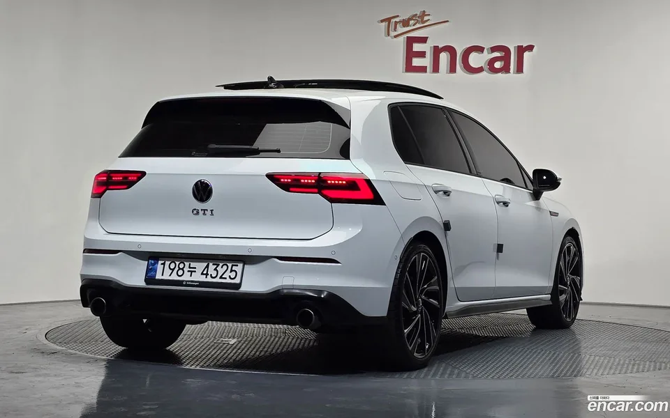 Volkswagen Golf 2.0 GTI 2024 — миниатюра 2