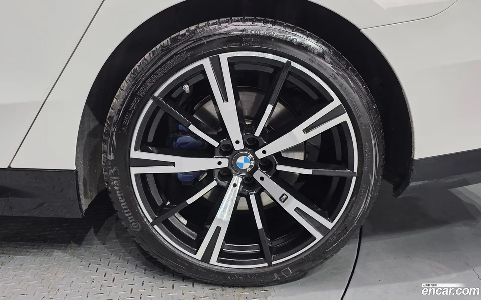 BMW 5 Series 530i xDrive M 2025 — миниатюра 5