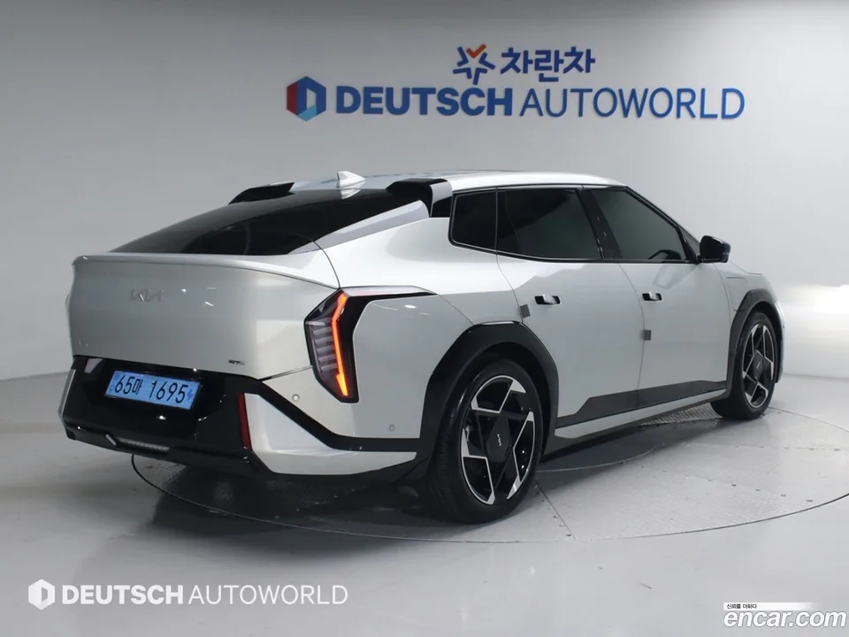 Kia EV4 2WD 2025 — миниатюра 2