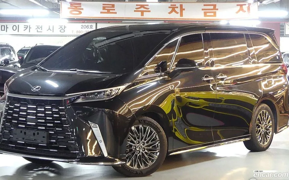 Lexus LM 500h 2025 — миниатюра 2