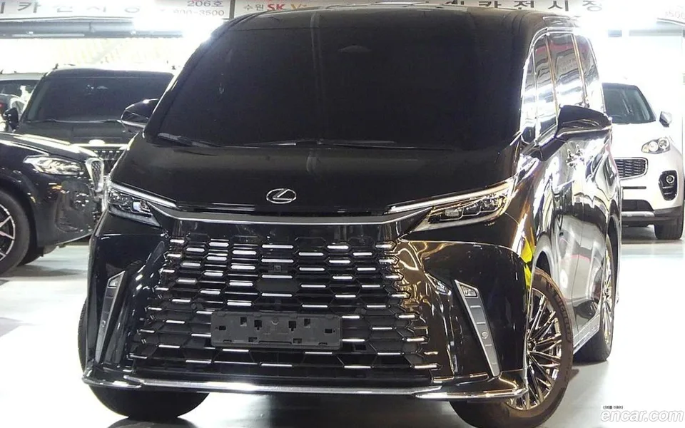 Lexus LM 500h 2025 — фото 1, купить с доставкой в Москву