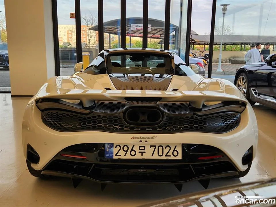 McLaren 750S 4.0 2024 — миниатюра 4