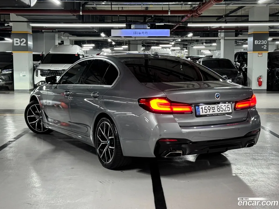 BMW 5 Series 530i M 2022 — миниатюра 2