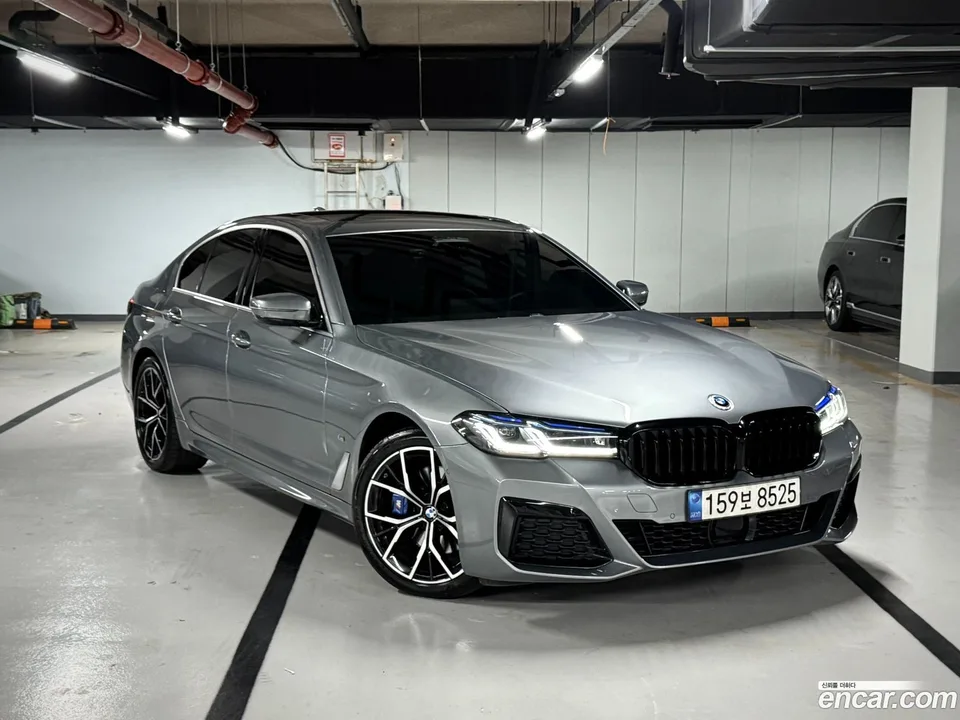 BMW 5 Series 530i M 2022 — фото 1, купить с доставкой в Москву