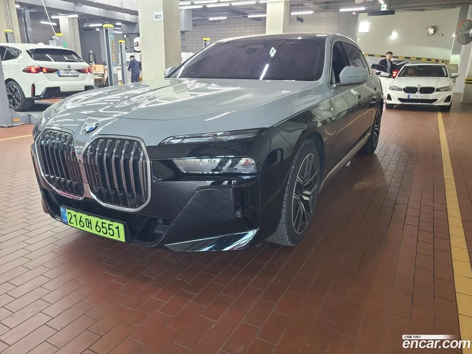 BMW 7 Series 740d xDrive M 2025 — фото 1, купить с доставкой в Москву