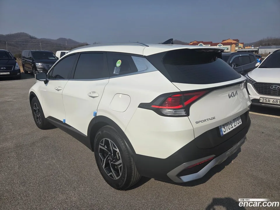 Kia Sportage 2.0 2WD 2022 — миниатюра 4