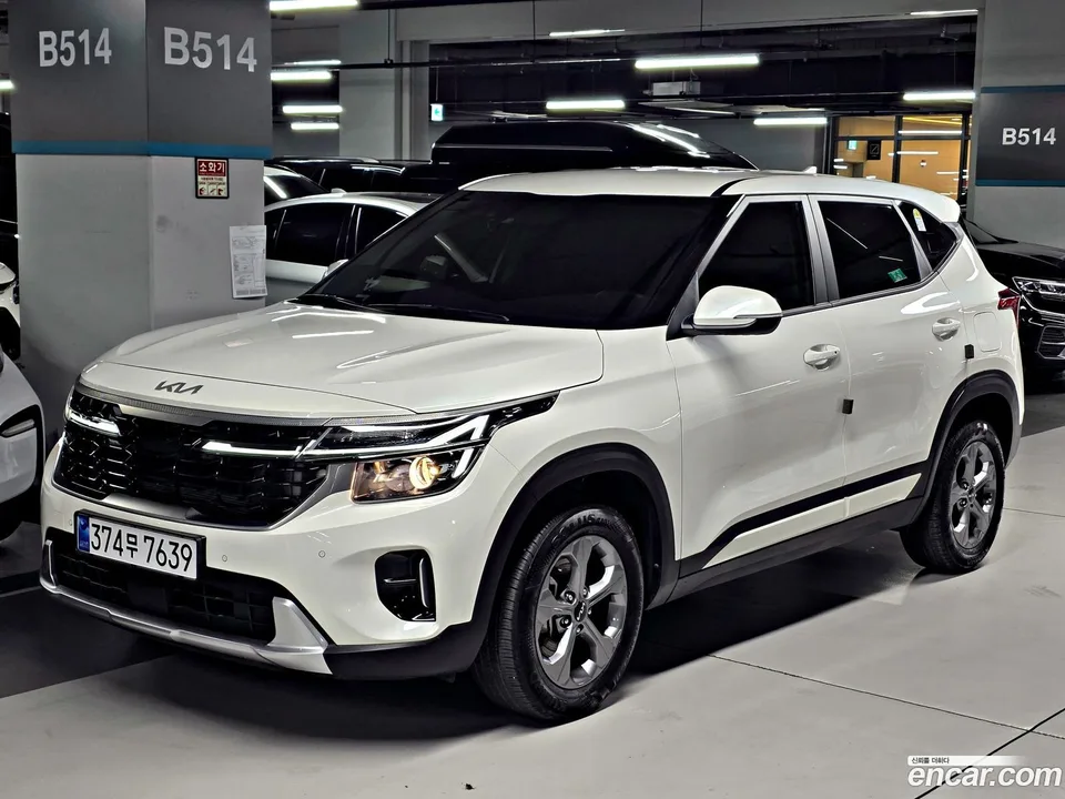 Kia Seltos 1.6 2WD 2024 — фото 1, купить с доставкой в Москву
