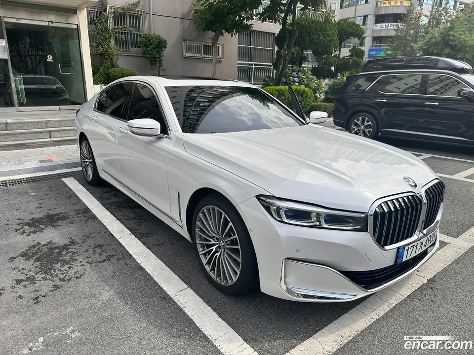BMW 7 Series 740i 2022 — миниатюра 2