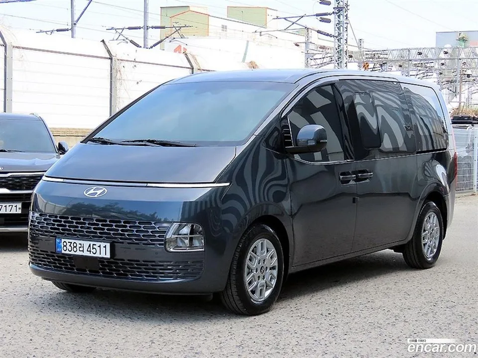 Hyundai Staria L3.5 5 2024 — миниатюра 2