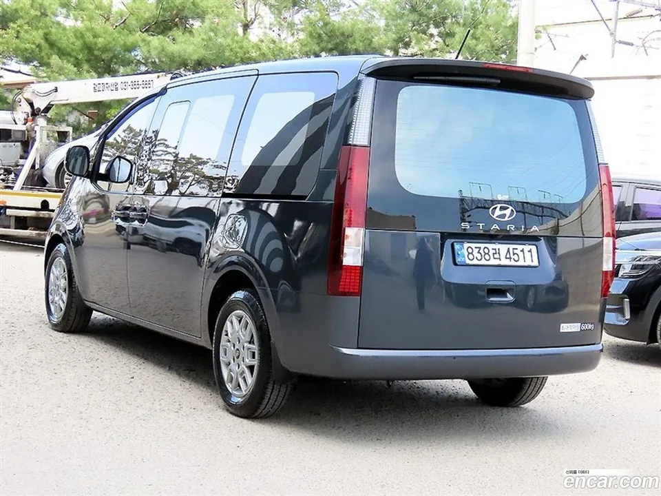 Hyundai Staria L3.5 5 2024 — миниатюра 3