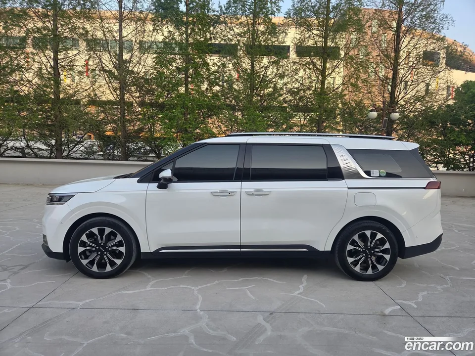 Kia Carnival 9 2023 — миниатюра 2