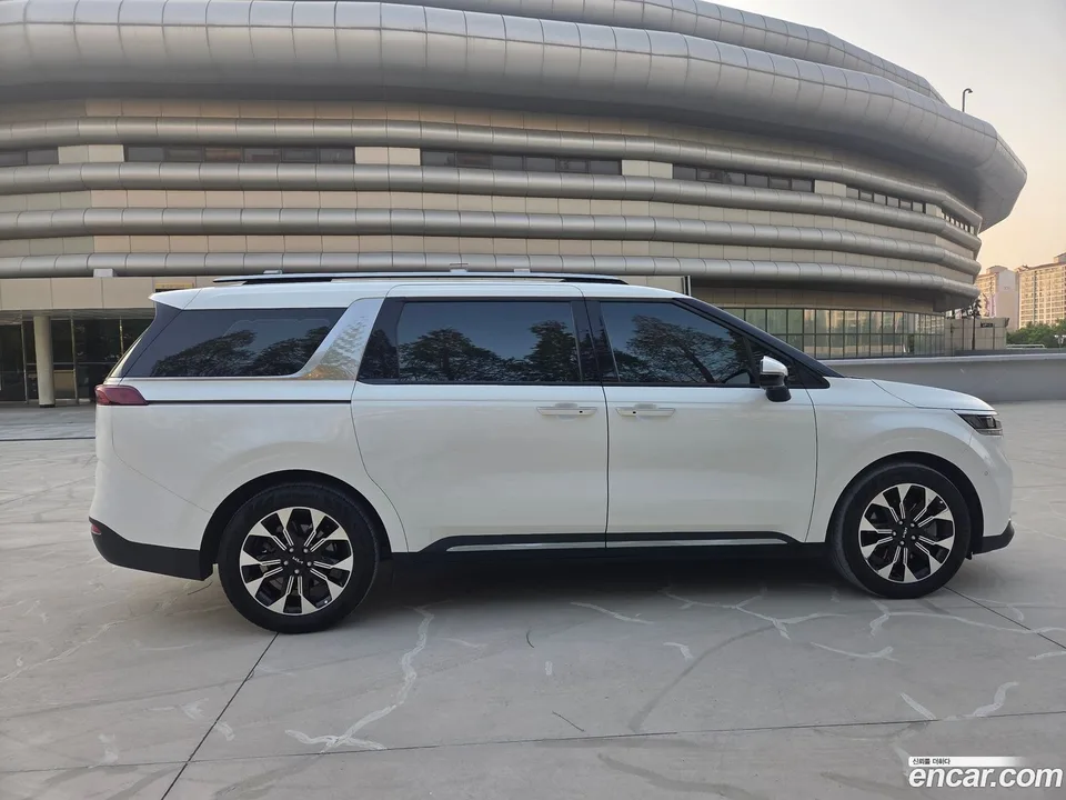 Kia Carnival 9 2023 — миниатюра 3
