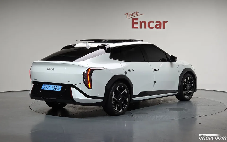 Kia EV4 2WD 2025 — миниатюра 2