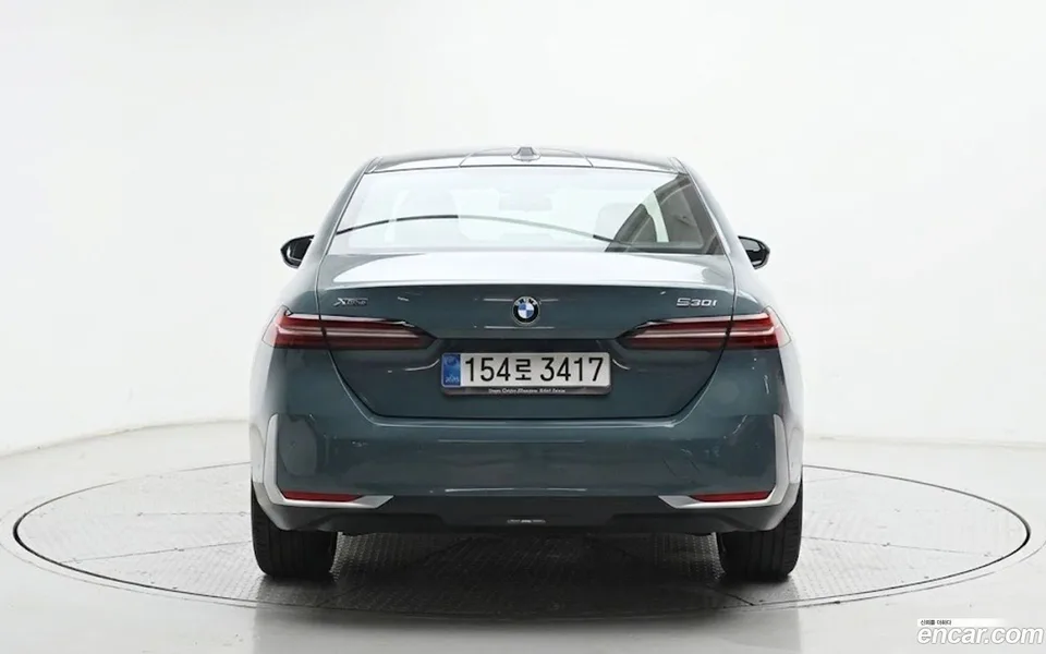 BMW 5 Series 530i xDrive 2025 — миниатюра 4