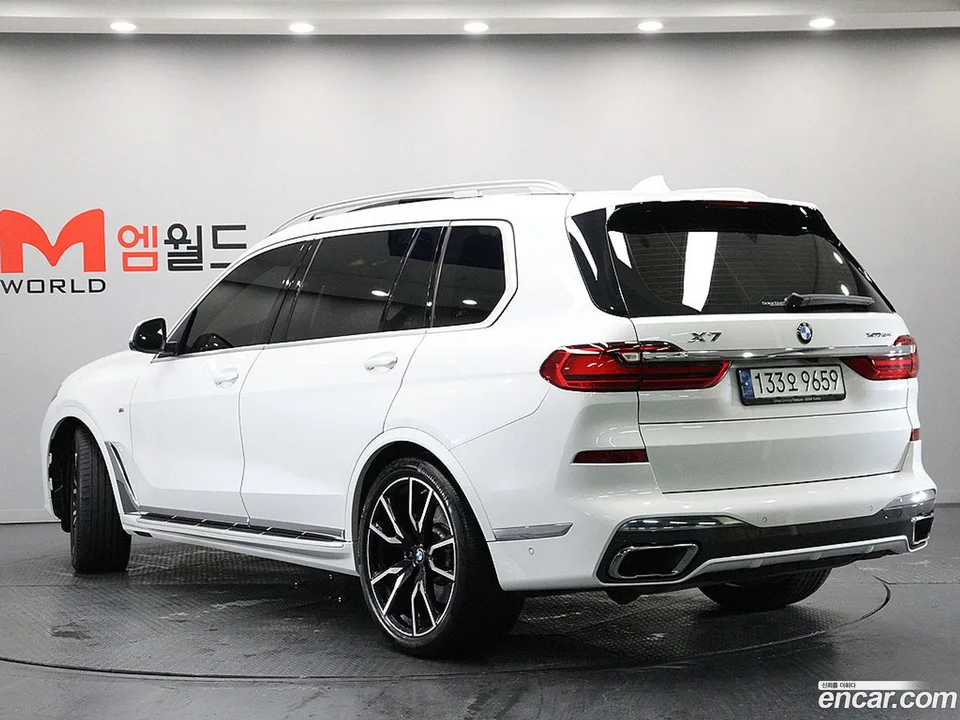 BMW X7 xDrive 40i M 6 2022 — миниатюра 3