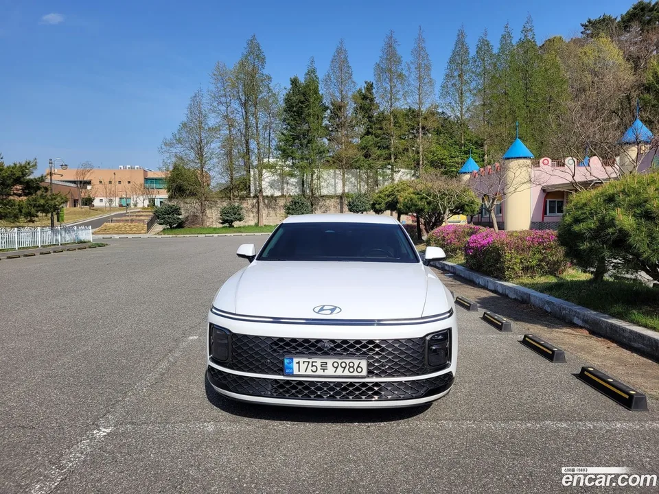 Hyundai Grandeur 2.5 2WD 2023 — миниатюра 2