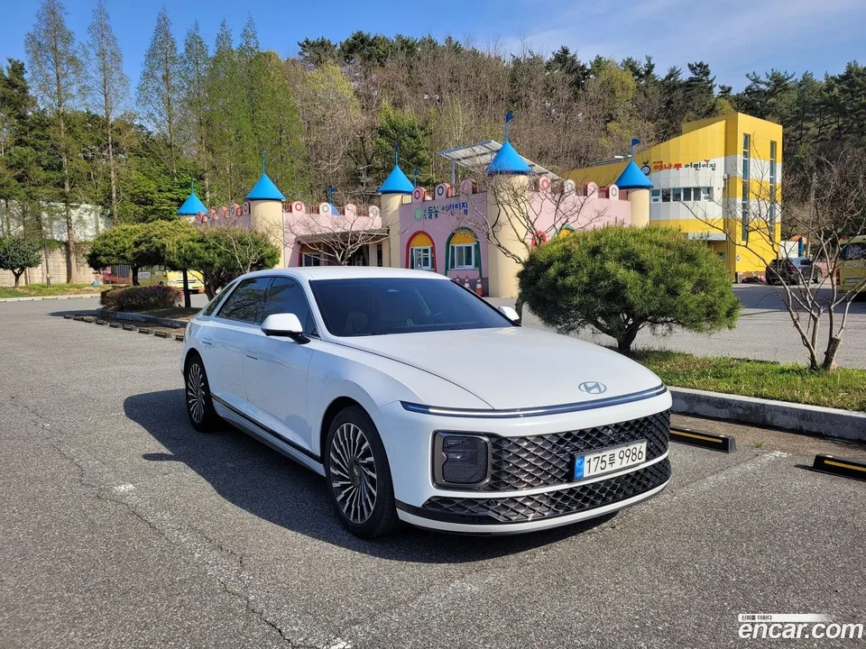 Hyundai Grandeur 2.5 2WD 2023 — фото 1, купить с доставкой в Москву