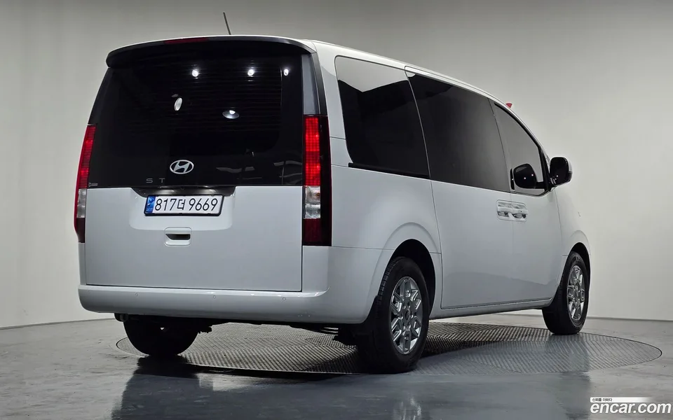 Hyundai Staria HEV 1.6 3 2024 — миниатюра 2
