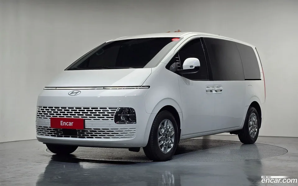 Hyundai Staria HEV 1.6 3 2024 — фото 1, купить с доставкой в Москву