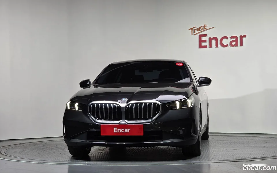BMW 5 Series 520i 2025 — миниатюра 3