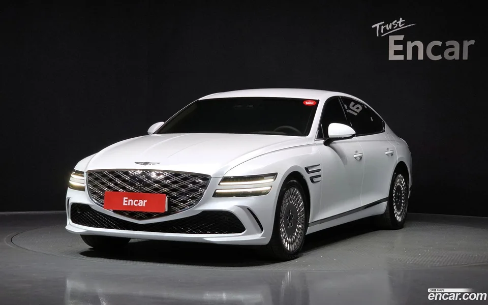 Genesis G80 2.5 2WD 2024 — фото 1, купить с доставкой в Москву