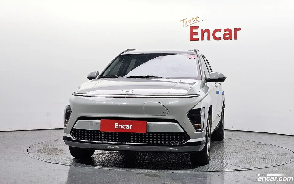 Hyundai Kona Electric 2023 — миниатюра 3