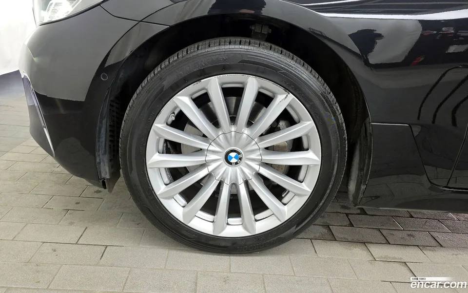 BMW 6 Series GT 630i xDrive 2023 — миниатюра 5