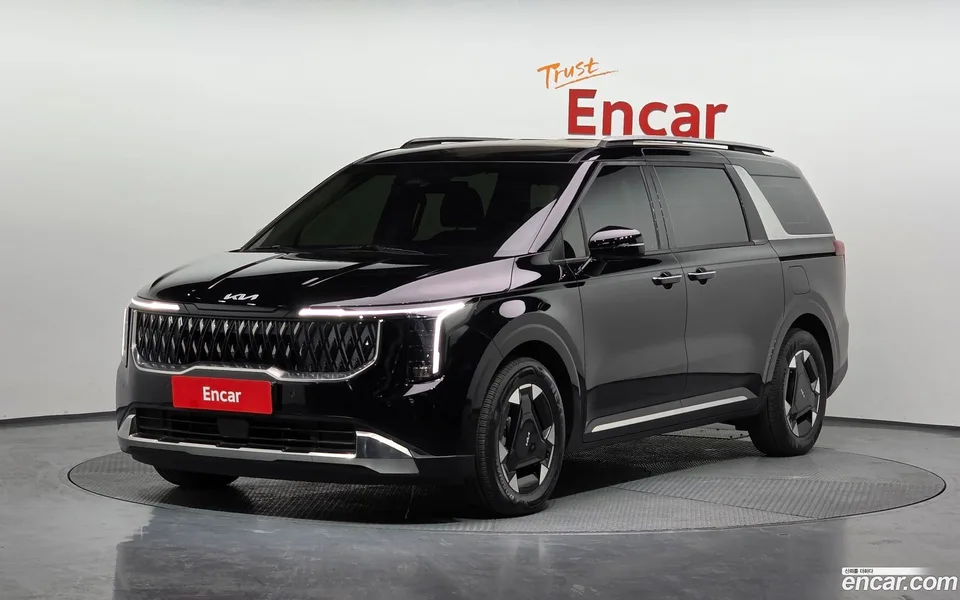 Kia Carnival HEV 9 2024 — фото 1, купить с доставкой в Москву
