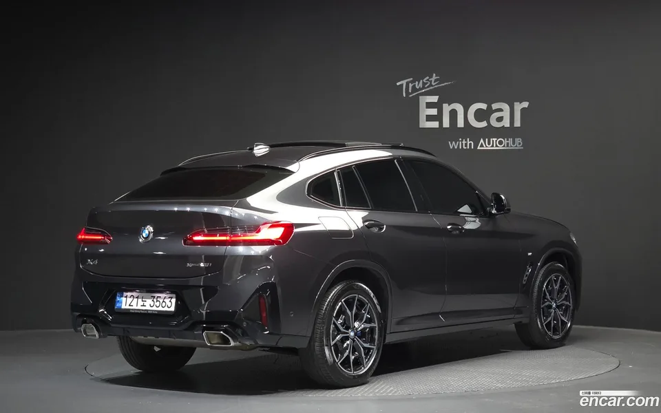 BMW X4 xDrive20i M 2022 — миниатюра 2