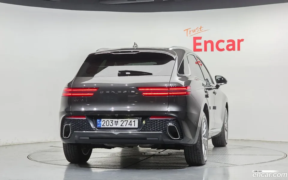 Genesis GV70 2.5T 2WD 2023 — миниатюра 4